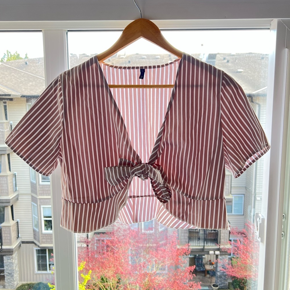 ZAFUL front tie cropped blouse
